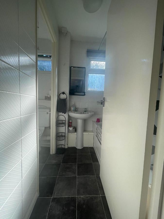 2 Bedroom Holiday Chalet Near Bude Kilkhampton Exteriör bild