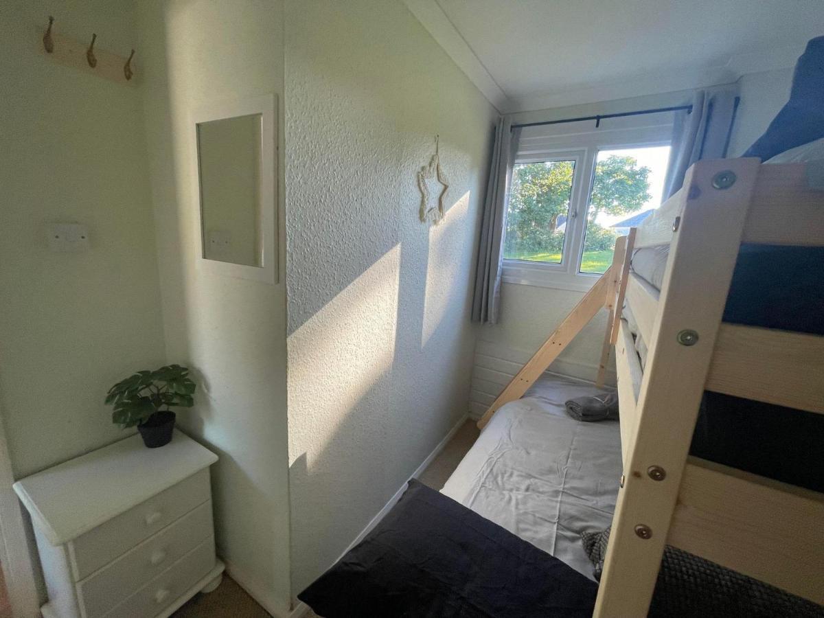 2 Bedroom Holiday Chalet Near Bude Kilkhampton Exteriör bild