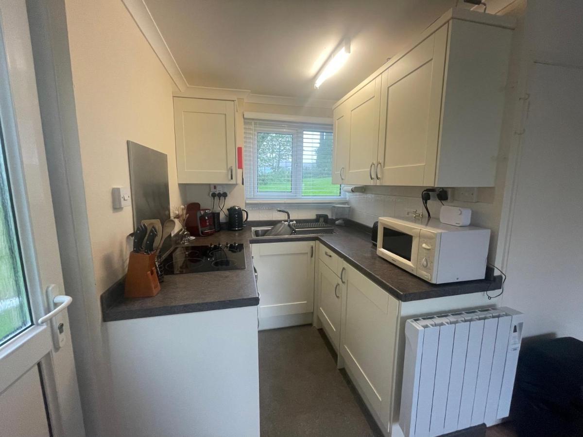 2 Bedroom Holiday Chalet Near Bude Kilkhampton Exteriör bild